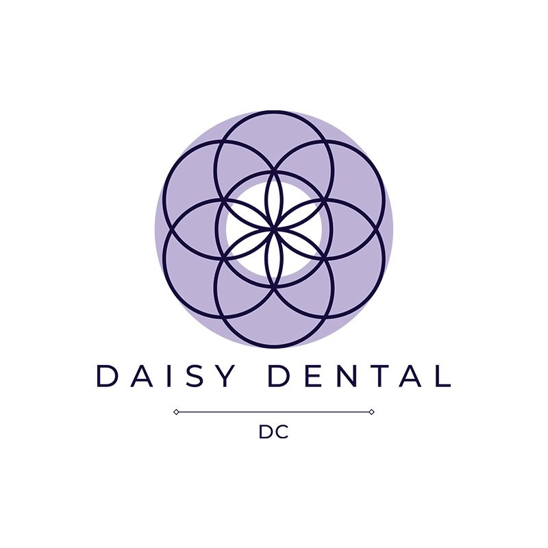 Daisy Dental logo