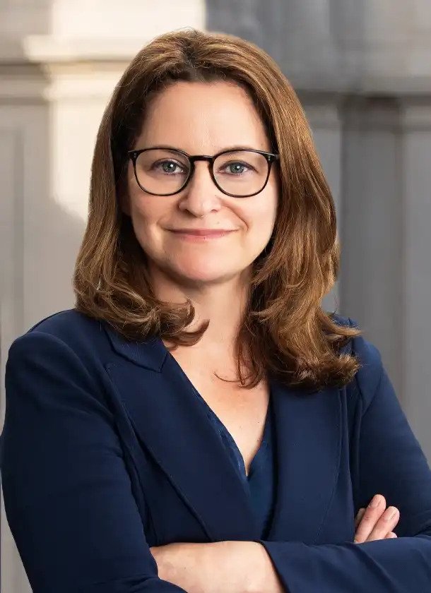Arash Law - Michelle Rapoport, Esq. logo