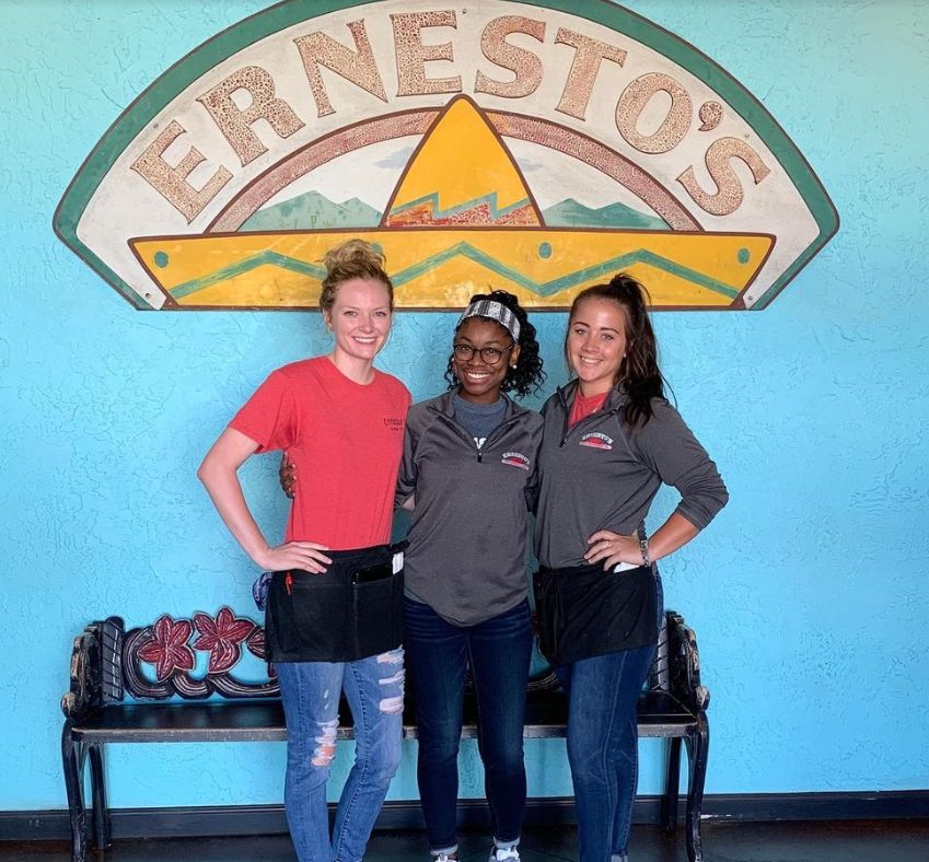 Ernesto's Mexican Food logo