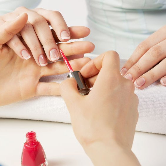 Luxe Nails logo