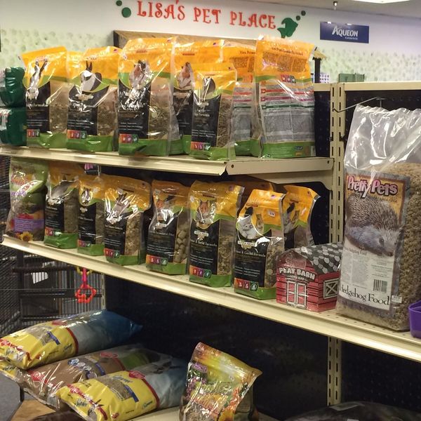 Lisa's Pet Place logo