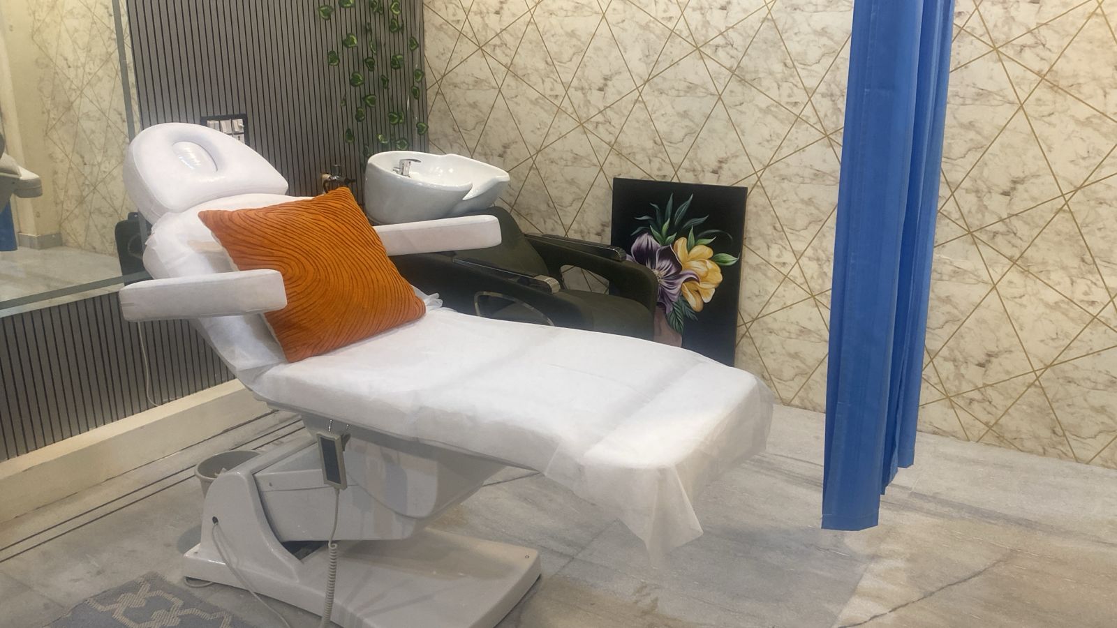Dr. Himani Yadav – Cosmetic Surgeon In Gurgaon
