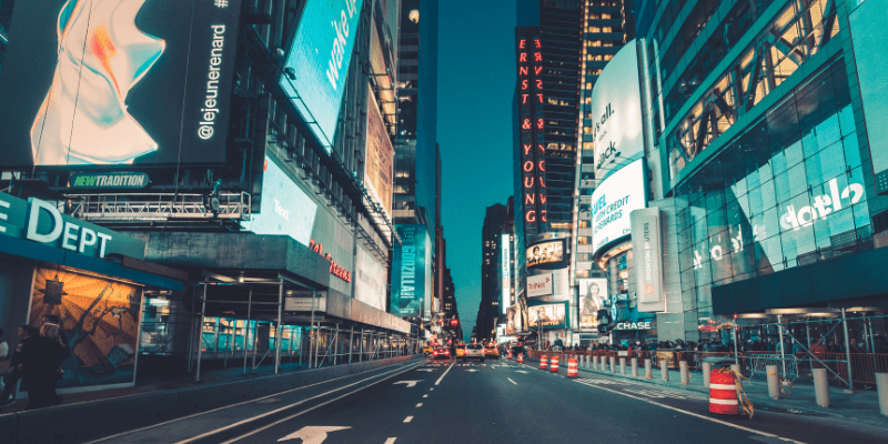 Signage Trends 2025 and the Impact of Technology and Sustainability