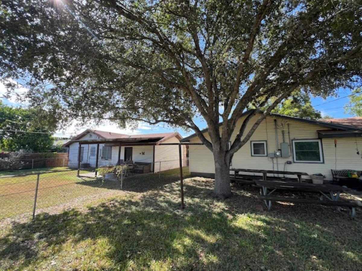 Beeville Tree Service LLC
