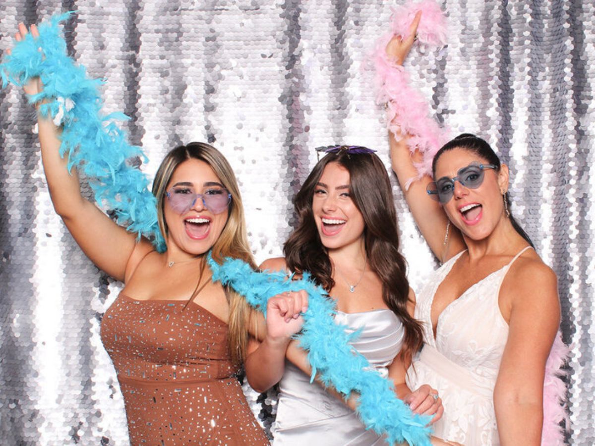 Deluxe Lens Photo Booth