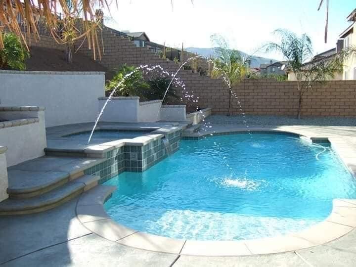 Lyle’s Pool Care LLC