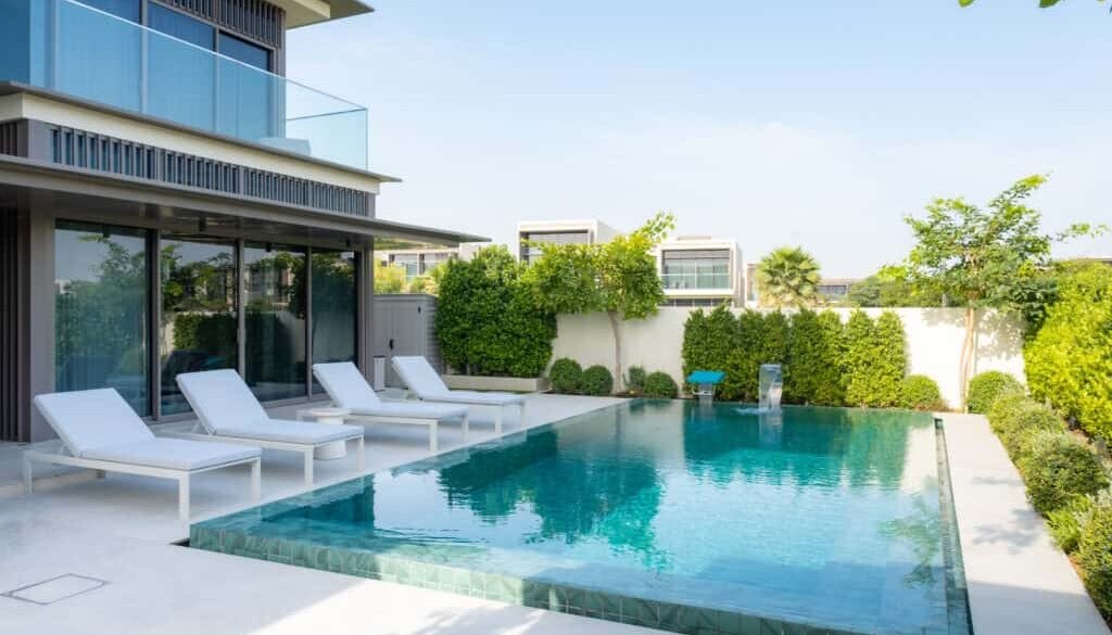 Swimming Pool Contractors in Dubai